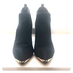 Black faux fur booties